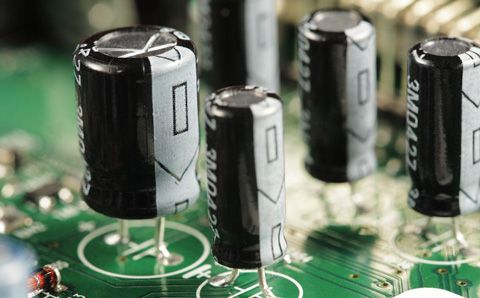 智能電容與普通電容器的區(qū)別到底是誰比較好？
